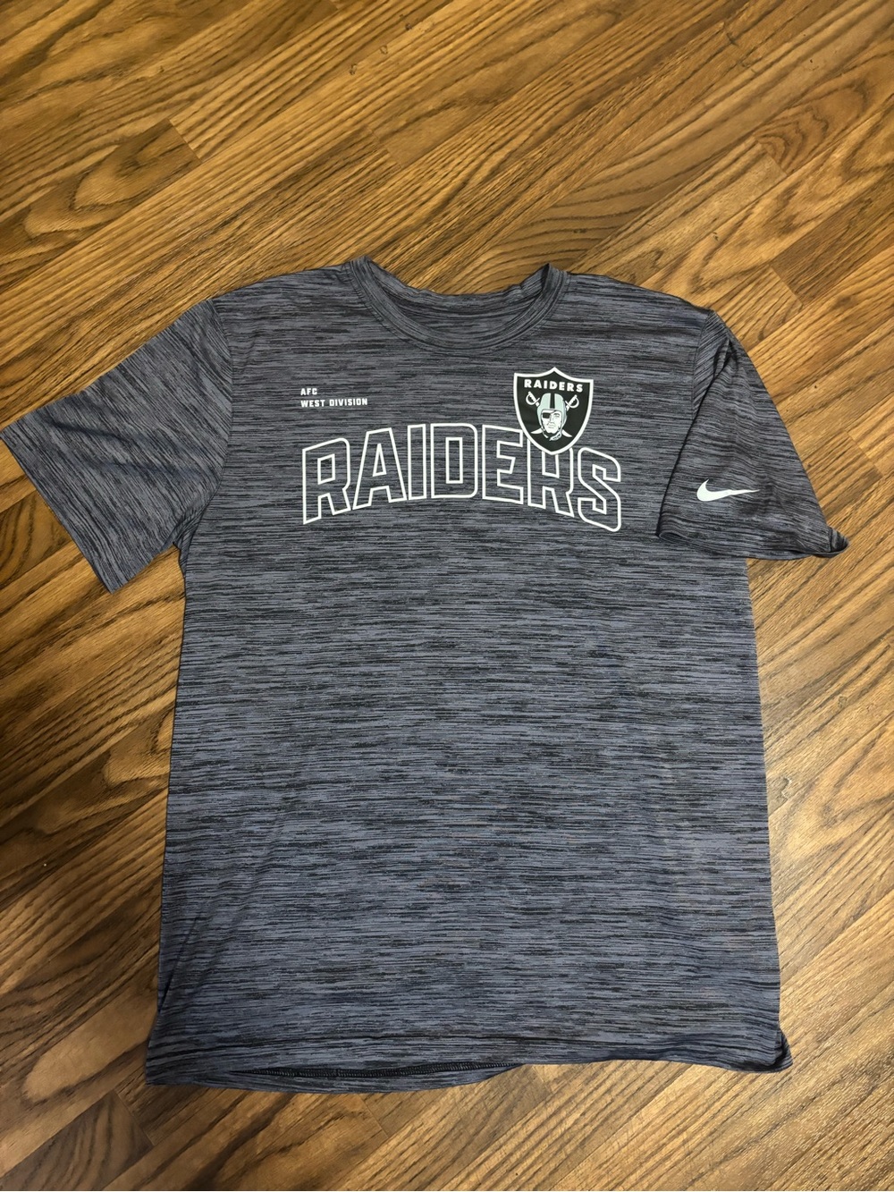 Nike Dri Fit * Woman’s Las Vegas Raiders Short Sleeve * Large Heather Grey